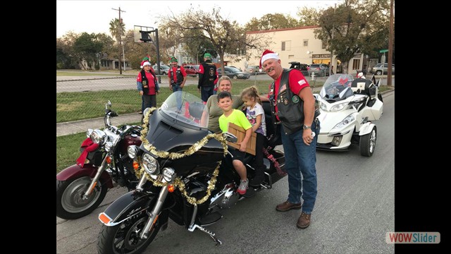 christmasparade2017-09