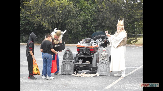 trunk-or-treat2016-10